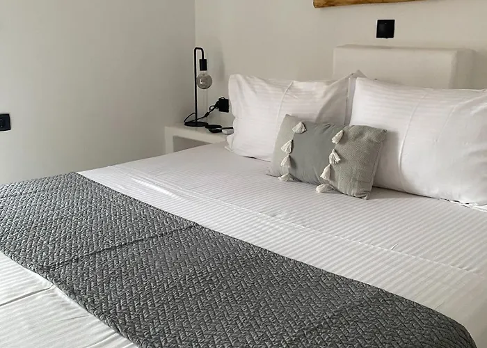 Thiramna Apts Kythnos