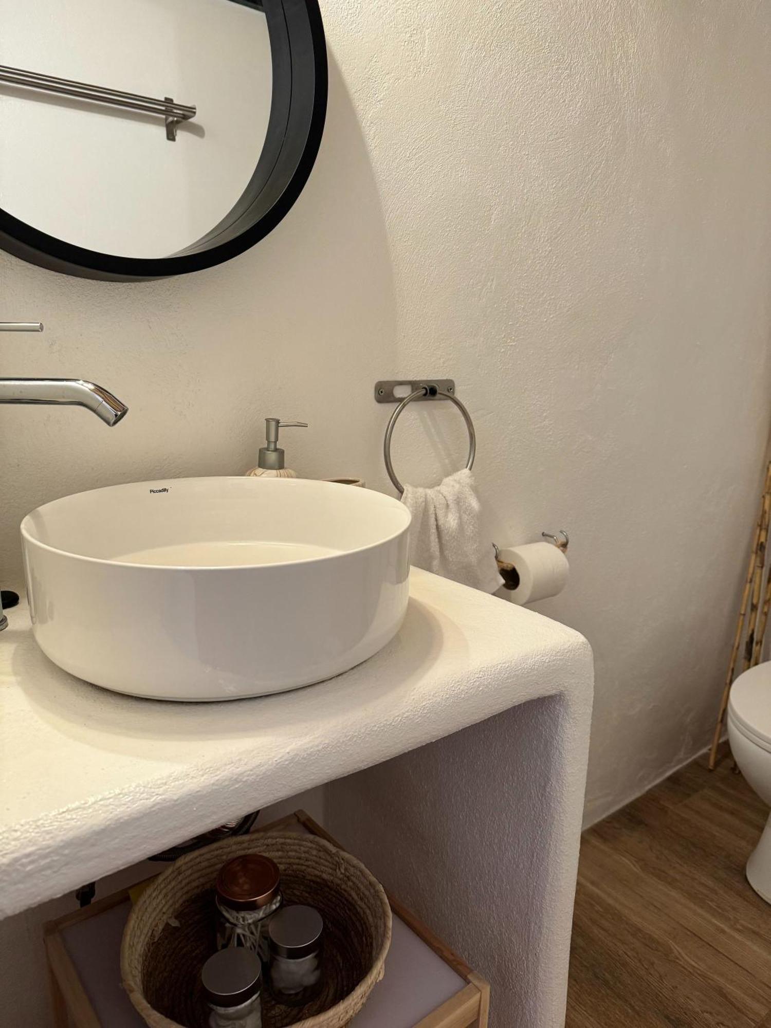 Thiramna Apts Kythnos Merichas
