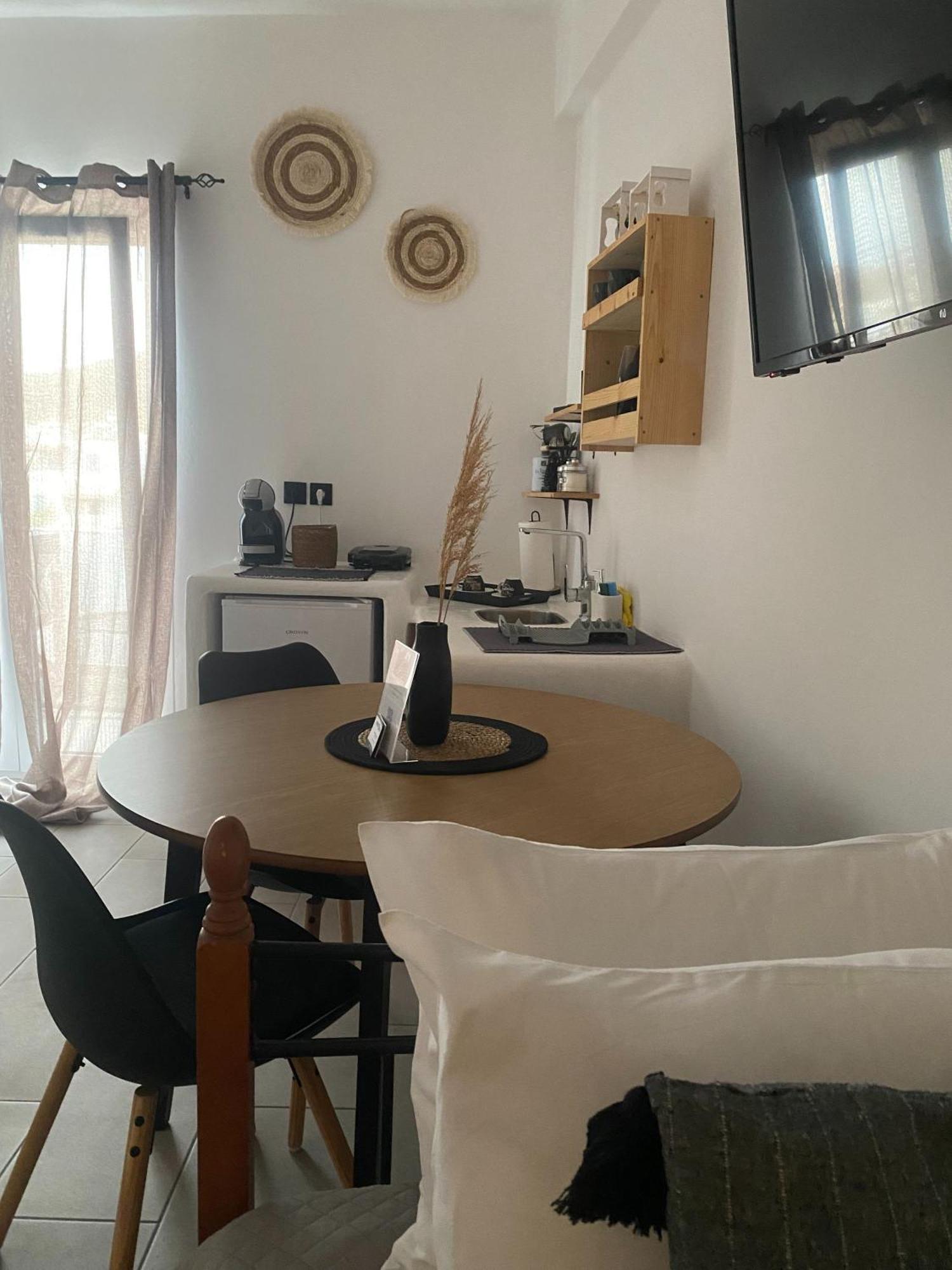 Thiramna Apts Kythnos Apartment