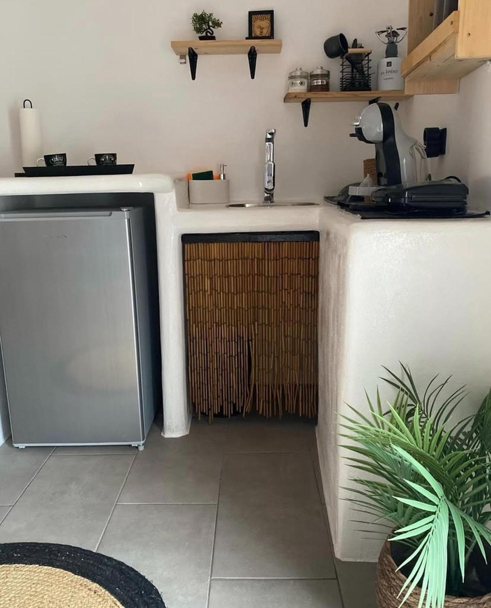 Thiramna Apts Kythnos